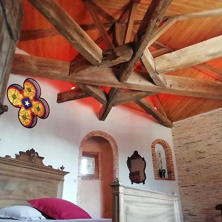 La Tour Mandot Bed and Breakfast Montluel Værelse billede