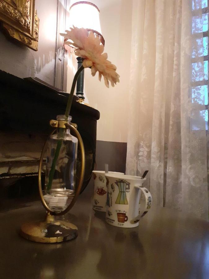 La Tour Mandot Bed and Breakfast Montluel Eksteriør billede