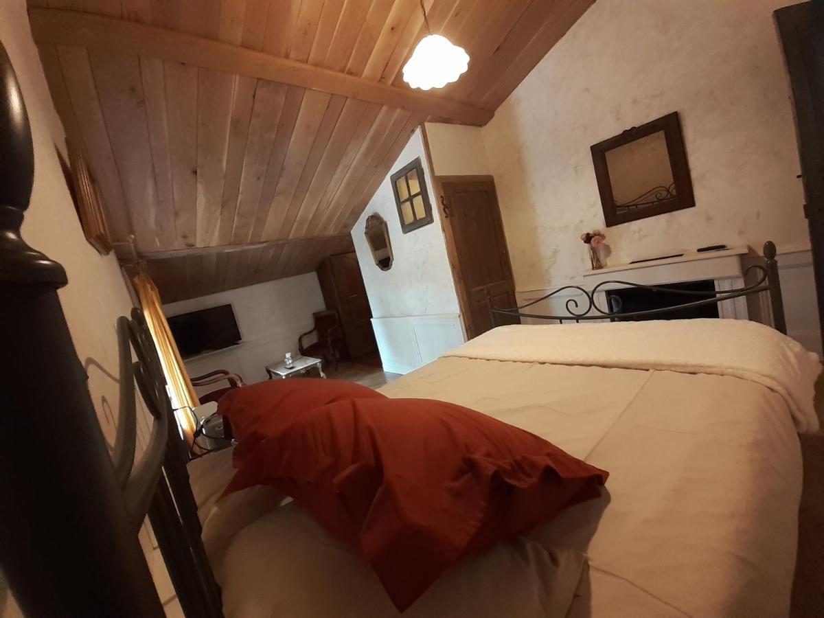 La Tour Mandot Bed and Breakfast Montluel Eksteriør billede